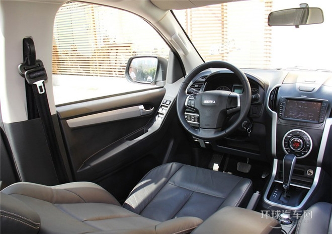 2015款 2.5T四驅 自動超豪華型4JK1