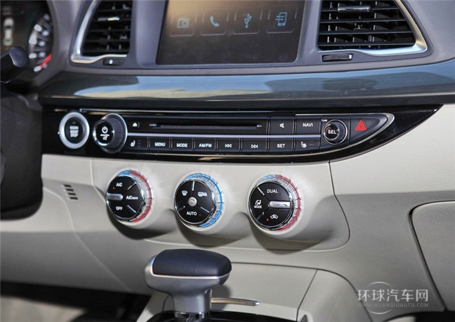 2015款 1.8T 自動豪華導航型