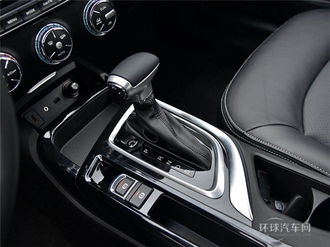 2015款 1.8T 自動尊貴型