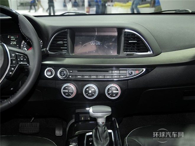 2015款 1.8T 自動尊貴型