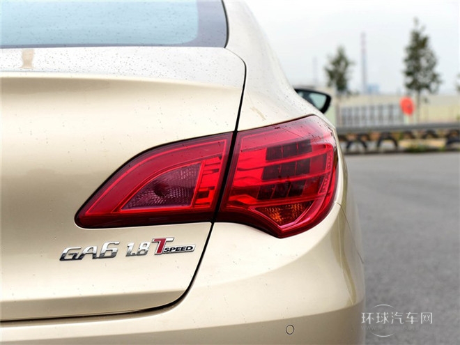 2015款 1.8T 自動尊貴型