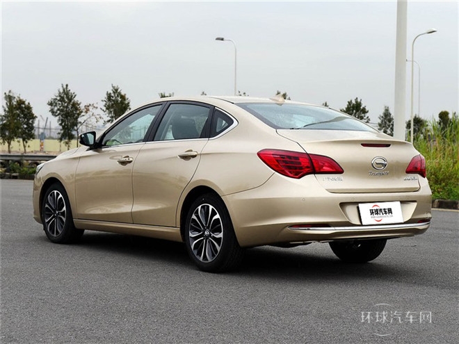 2015款 1.8T 自動尊貴型