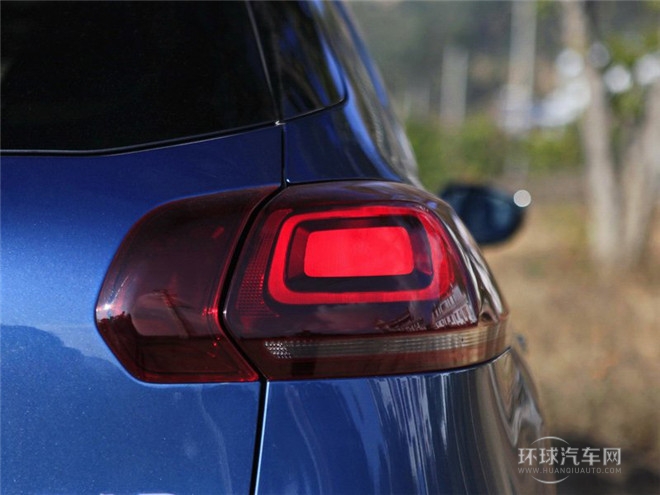 2015款 1.6THP 自動(dòng)先鋒型