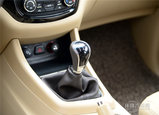 2015款 1.8L 手動豪華導航ESP版 7座