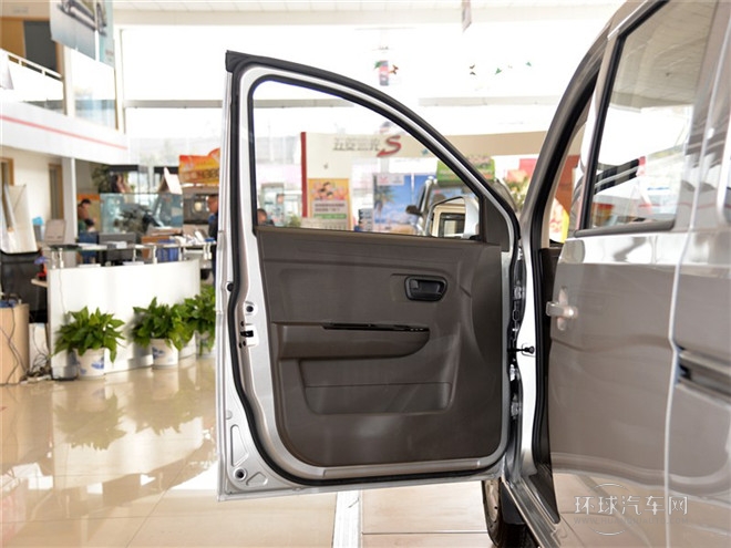 2015款 1.5L標準型