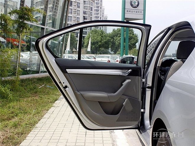 2015款 經典款 1.6L 手自一體 逸杰版