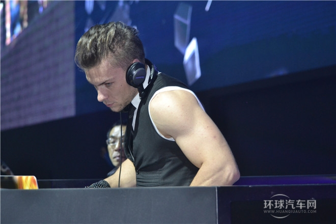 2015款 230TSI 手動風尚版