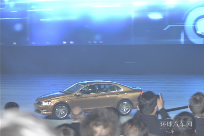 2015款 230TSI 手動(dòng)風(fēng)尚版