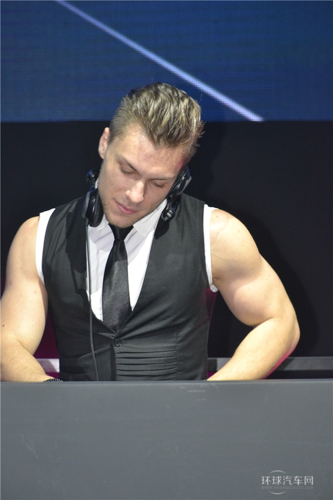 2015款 330TSI DSG舒適版