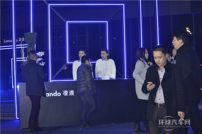 2015款 330TSI DSG舒適版