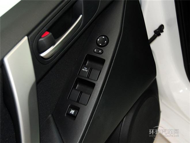 2015款 兩廂 2.0AT運(yùn)動型