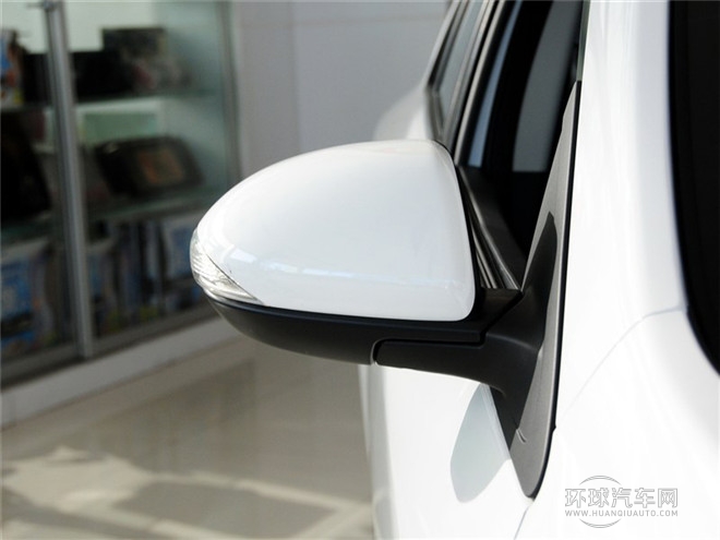 2015款 兩廂 2.0AT運動型