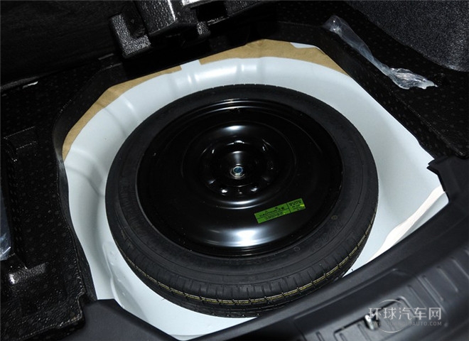 2015款 三廂 2.0AT運動型