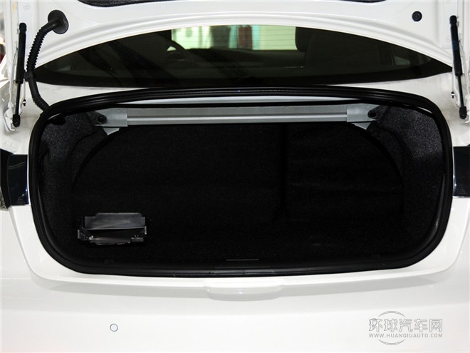 2015款 三廂 2.0AT運動型