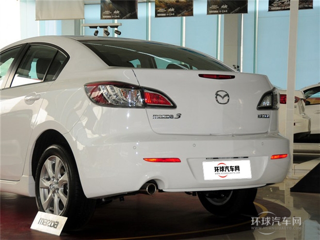 2015款 三廂 2.0AT運(yùn)動(dòng)型