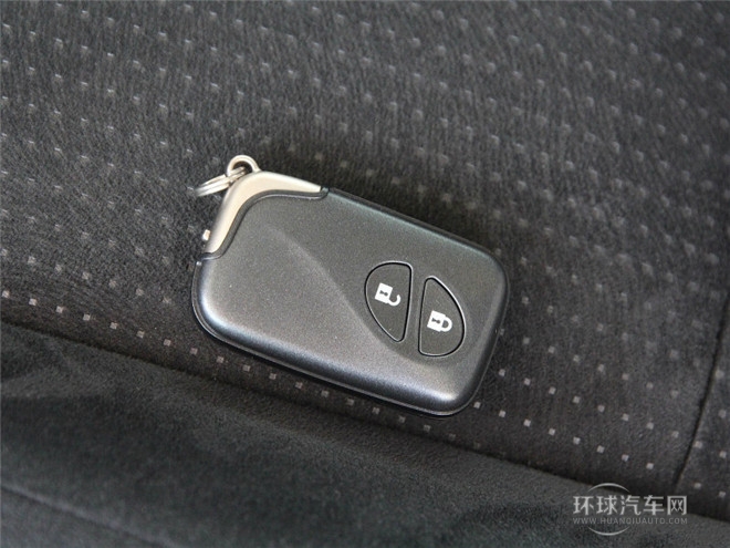 2014款 200h 1.8L 自動 領(lǐng)先版（雙色）