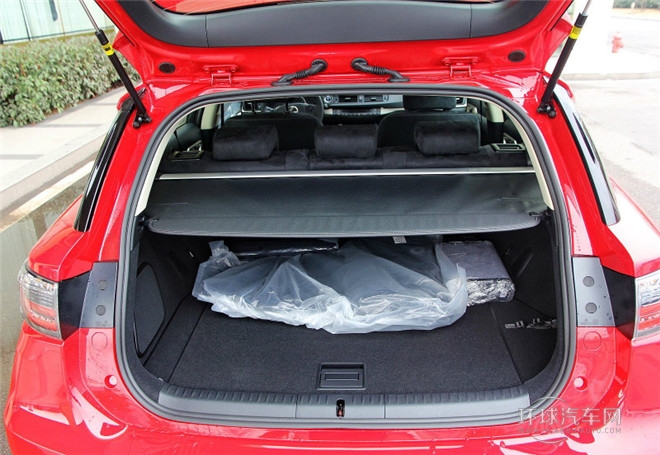 2014款 200h 1.8L 自動 領先版（雙色）