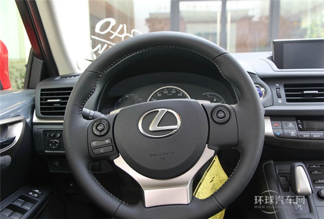 2014款 200h 1.8L 自動 領先版（雙色）