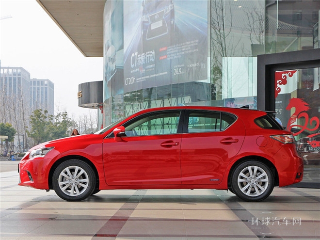 2014款 200h 1.8L 自動 領(lǐng)先版（雙色）