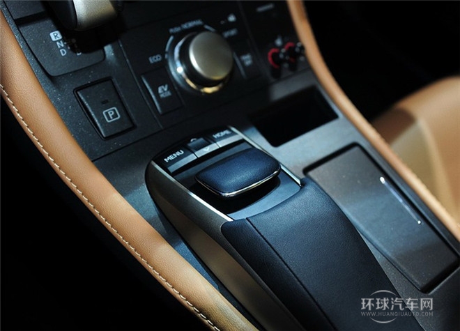 2014款 200h 1.8L 自動(dòng) 領(lǐng)先版（單色）