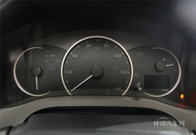 2014款 200h 1.8L 自動 領先版（單色）