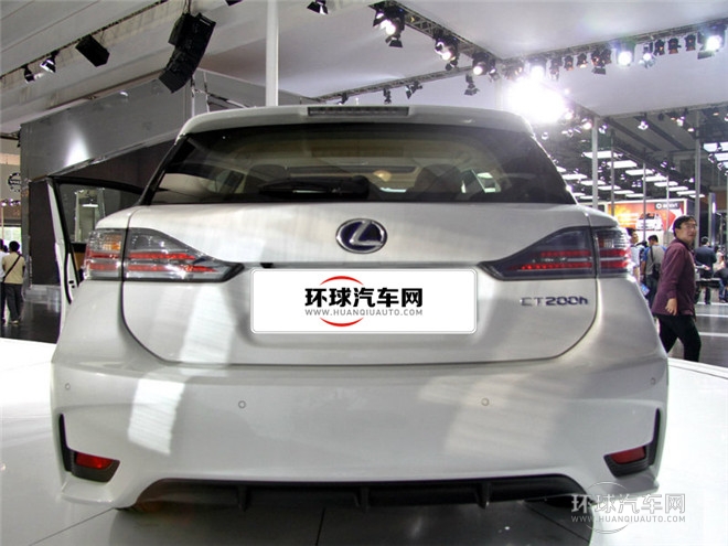 2014款 200h 1.8L 自動 領先版（單色）