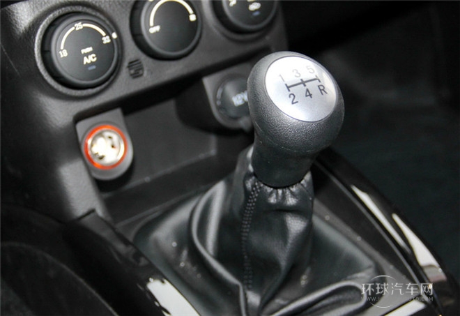 2014款 探索版 2.0T 柴油4X2豪華型