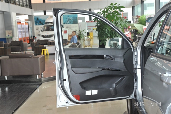 2014款 探索版 2.0T 柴油4X4超豪華型