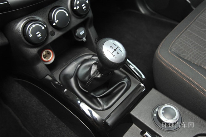 2014款 探索版 2.0T 柴油4X4超豪華型