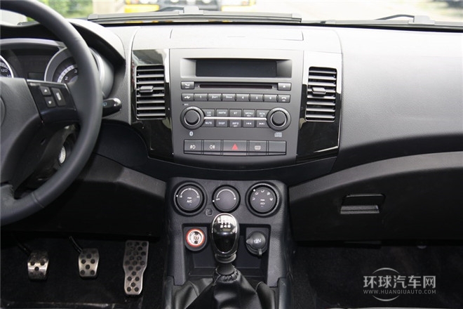2014款 探索版 2.0T 汽油4x2超豪華型