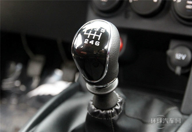 2014款 探索版 2.0T 汽油4x2豪華型