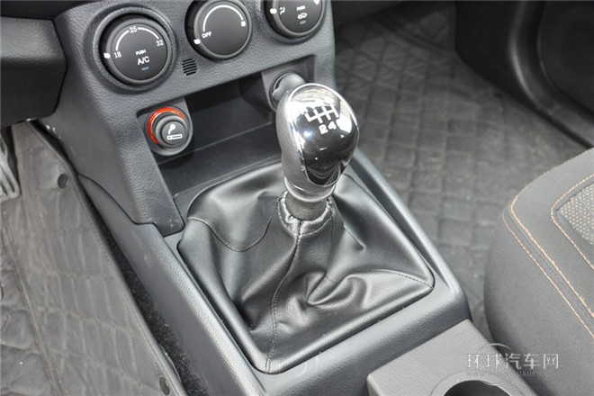 2014款 探索版 2.4L 汽油4X2超豪華型