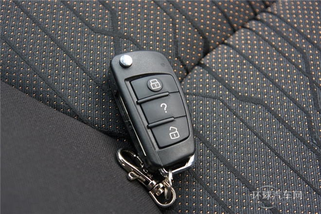 2014款 探索版 2.4L 汽油4X4豪華型