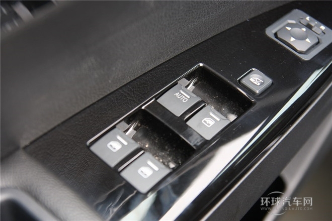 2014款 探索版 2.4L 汽油4X4豪華型