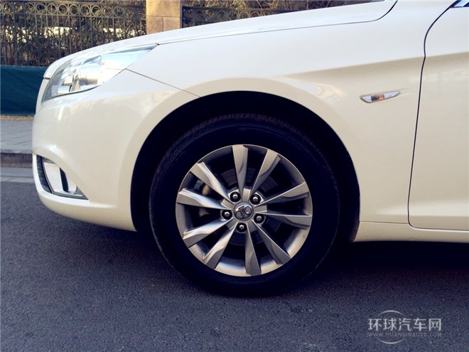 2015款 1.5L 手動舒適超值導航版