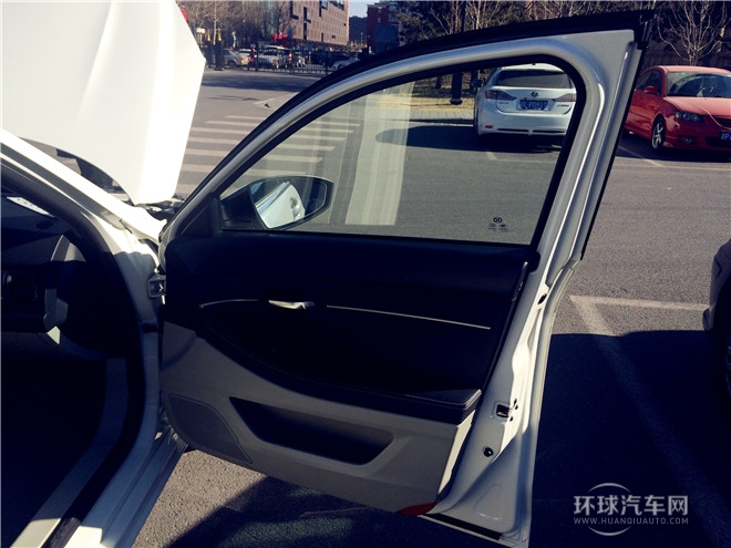 2015款 1.5L 手動舒適超值導(dǎo)航版