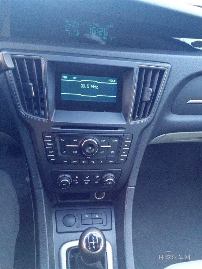 2015款 1.5L 手動舒適超值導航版