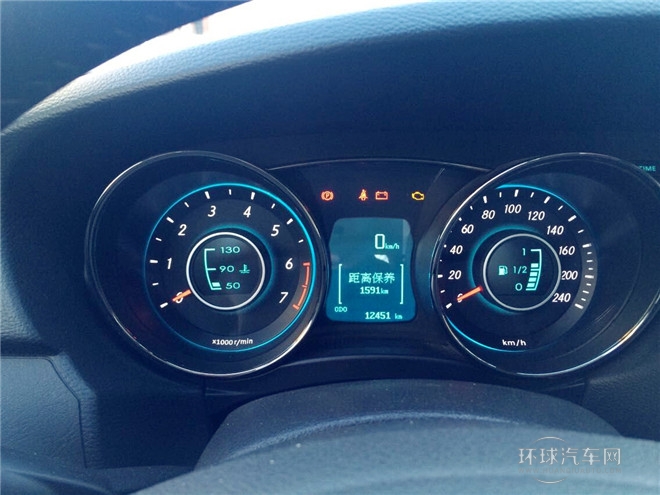 2015款 1.5L 手動舒適超值導航版