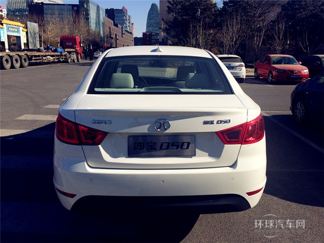 2015款 1.5L 手動(dòng)舒適超值導(dǎo)航版