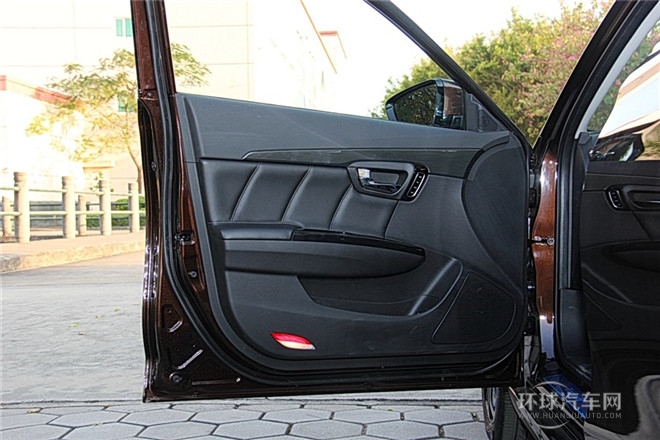 2015款 1.8T 自動精英型