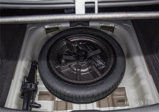 2015款 Limousine 40 TFSI 自動(dòng)豪華型