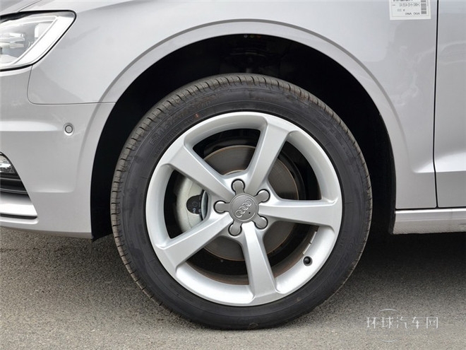 2015款 Limousine 40 TFSI 自動豪華型