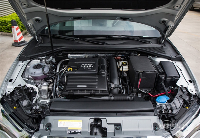 2015款 Limousine 40 TFSI 自動(dòng)舒適型