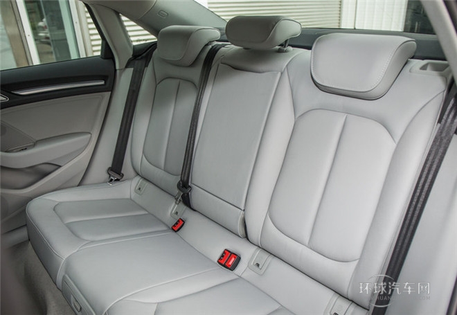 2015款 Limousine 40 TFSI 自動舒適型