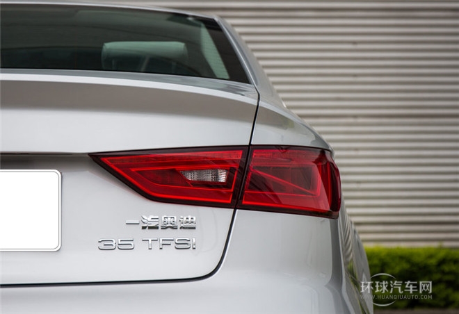 2015款 Limousine 40 TFSI 自動舒適型