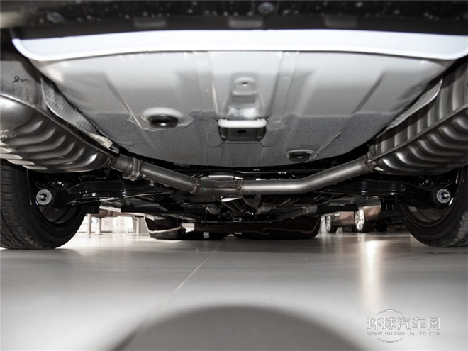 2015款 2.0L 自動LUX