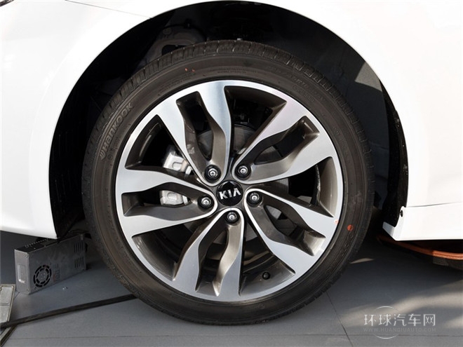 2015款 2.0L 自動LUX