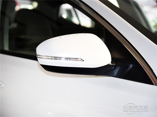 2015款 2.0L 自動LUX