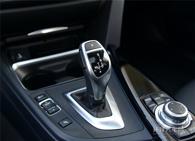 2015款 320i 設計套裝型