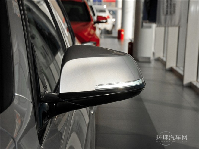 2015款 328i xDrive 設(shè)計套裝型